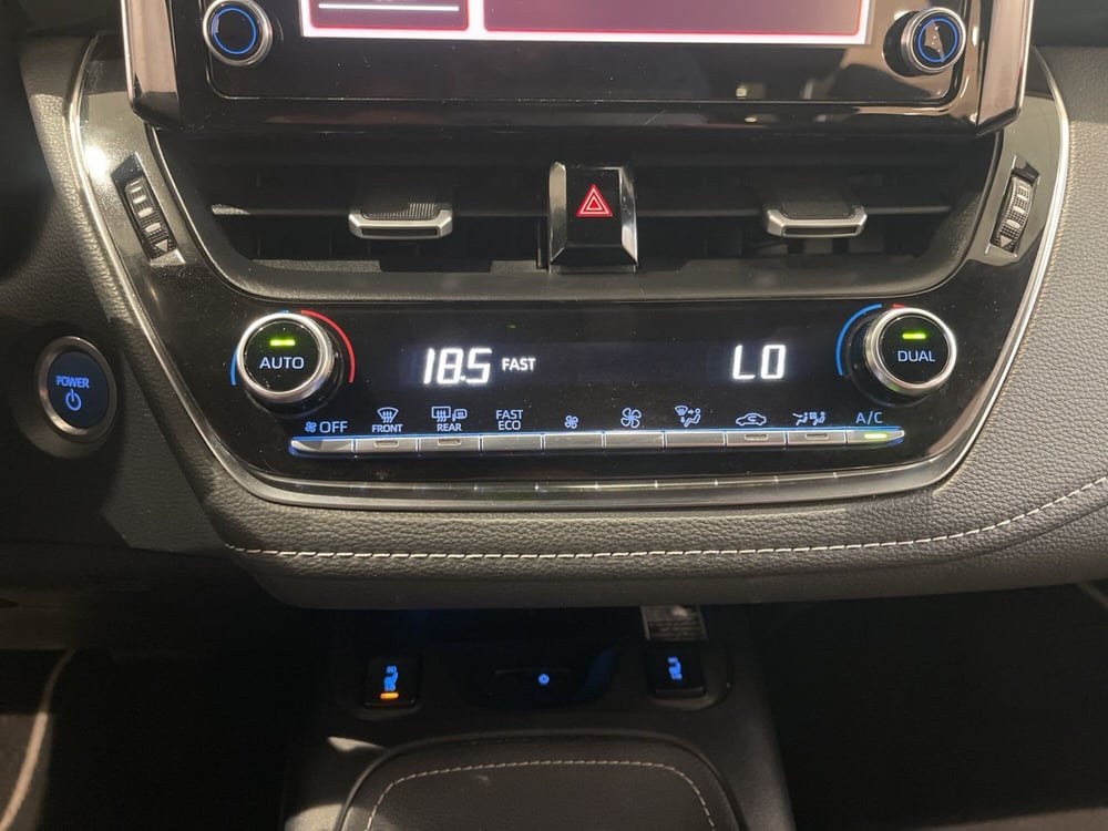 Toyota Corolla Touring Sports usata a Catania (14)