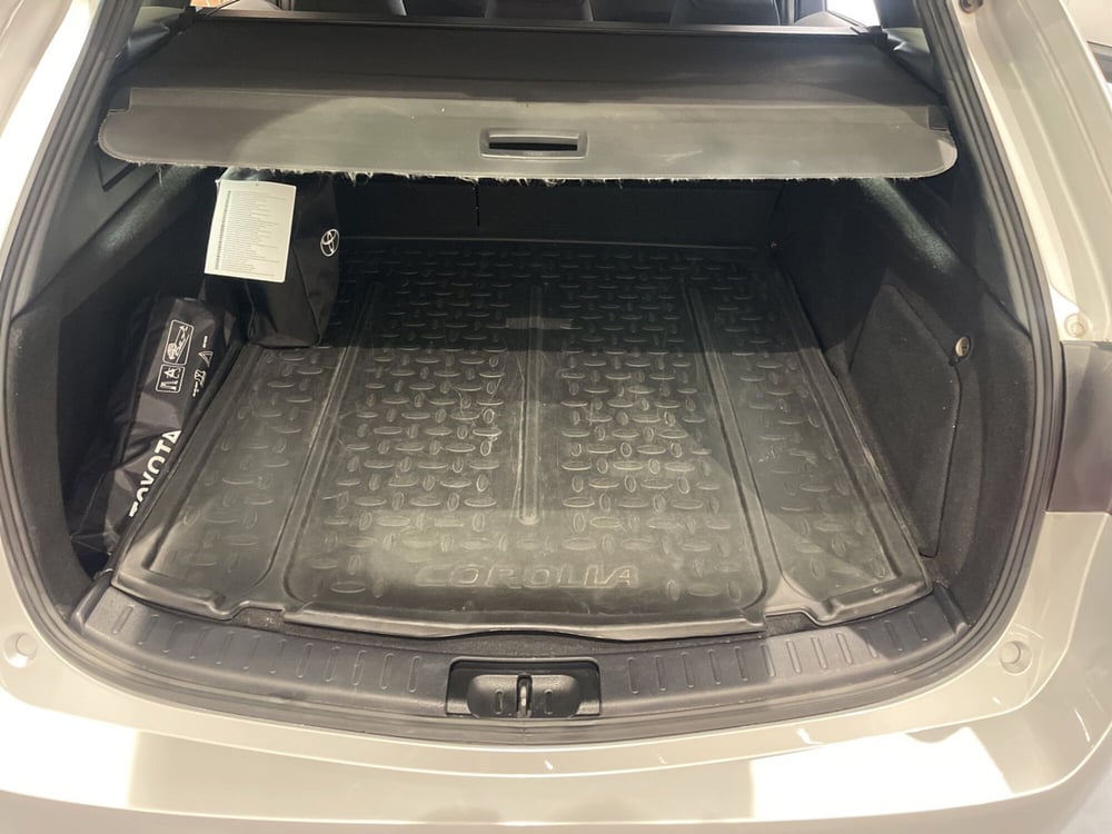 Toyota Corolla Touring Sports usata a Catania (7)
