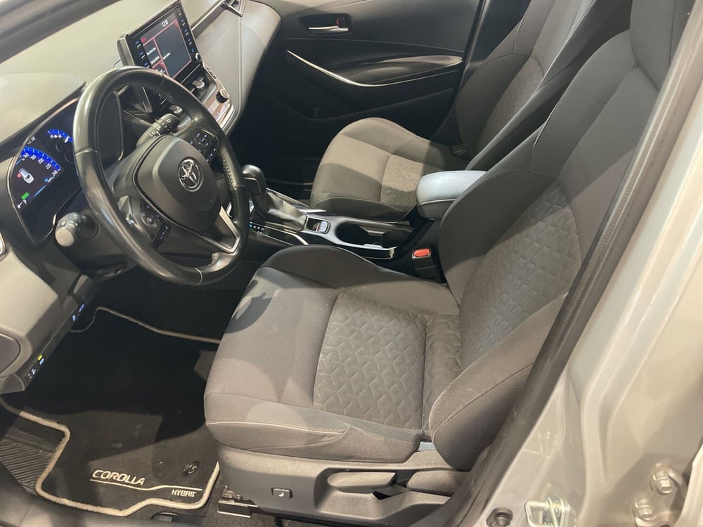 Toyota Corolla Touring Sports usata a Catania (9)
