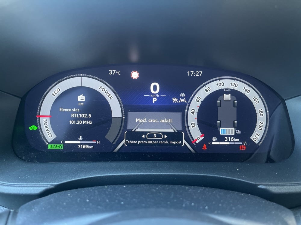 Toyota Yaris Cross usata a Ragusa (11)