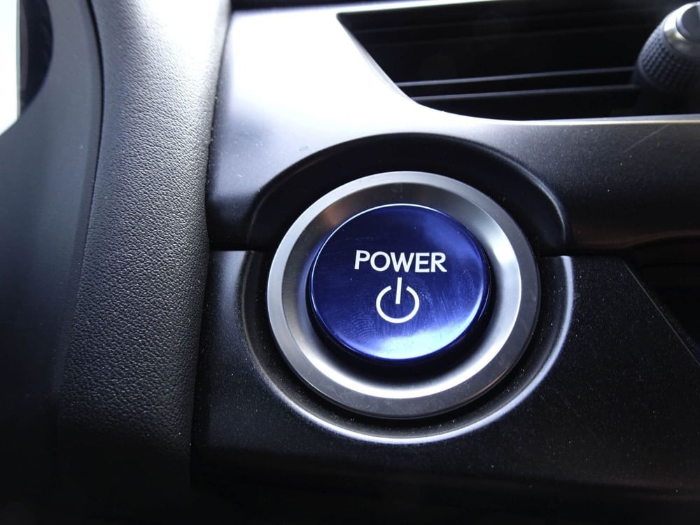 Lexus UX usata a Treviso (18)