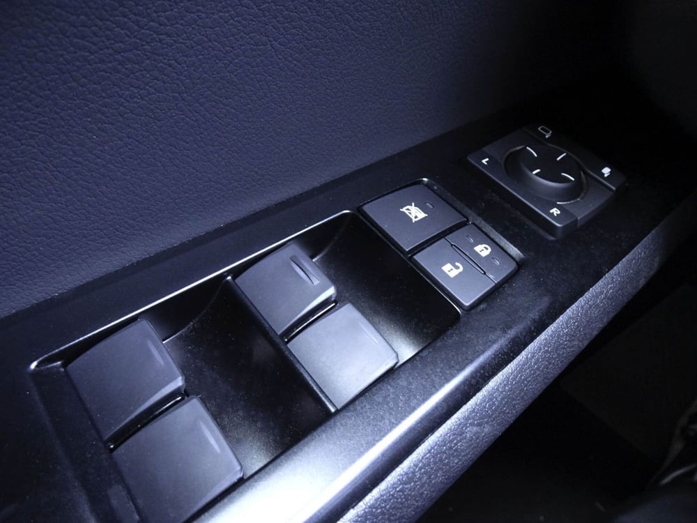 Lexus UX nuova a Treviso (16)