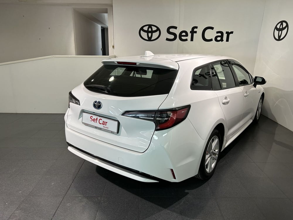 Toyota Corolla Touring Sports usata a Milano (3)