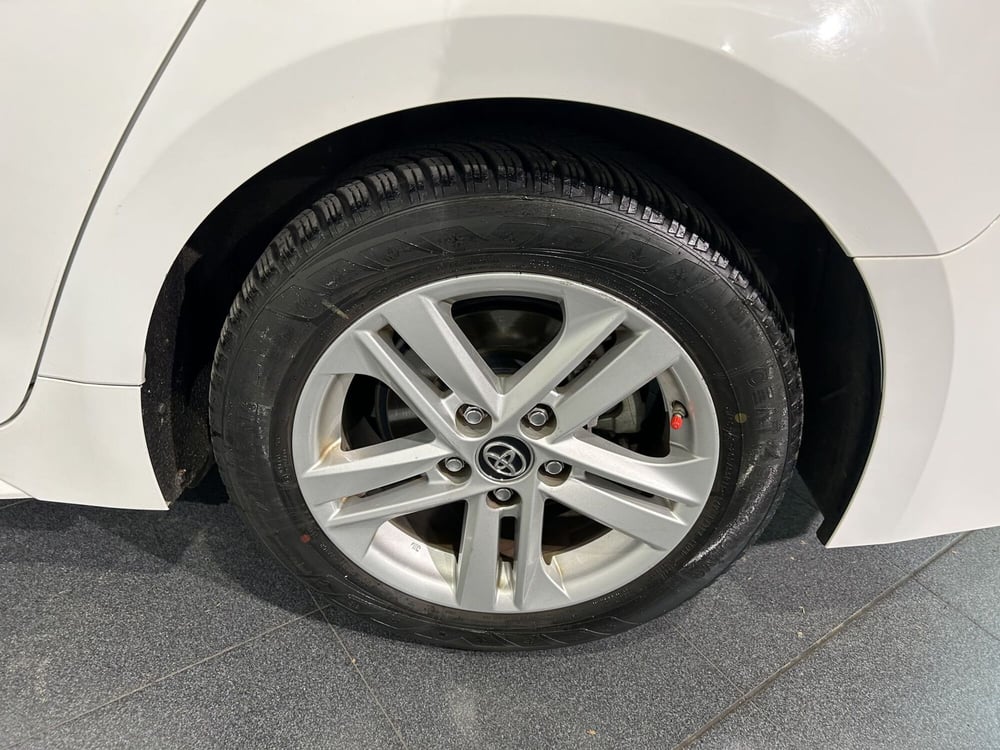 Toyota Corolla Touring Sports usata a Milano (7)