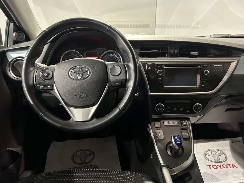 Toyota Auris usata a Milano (10)