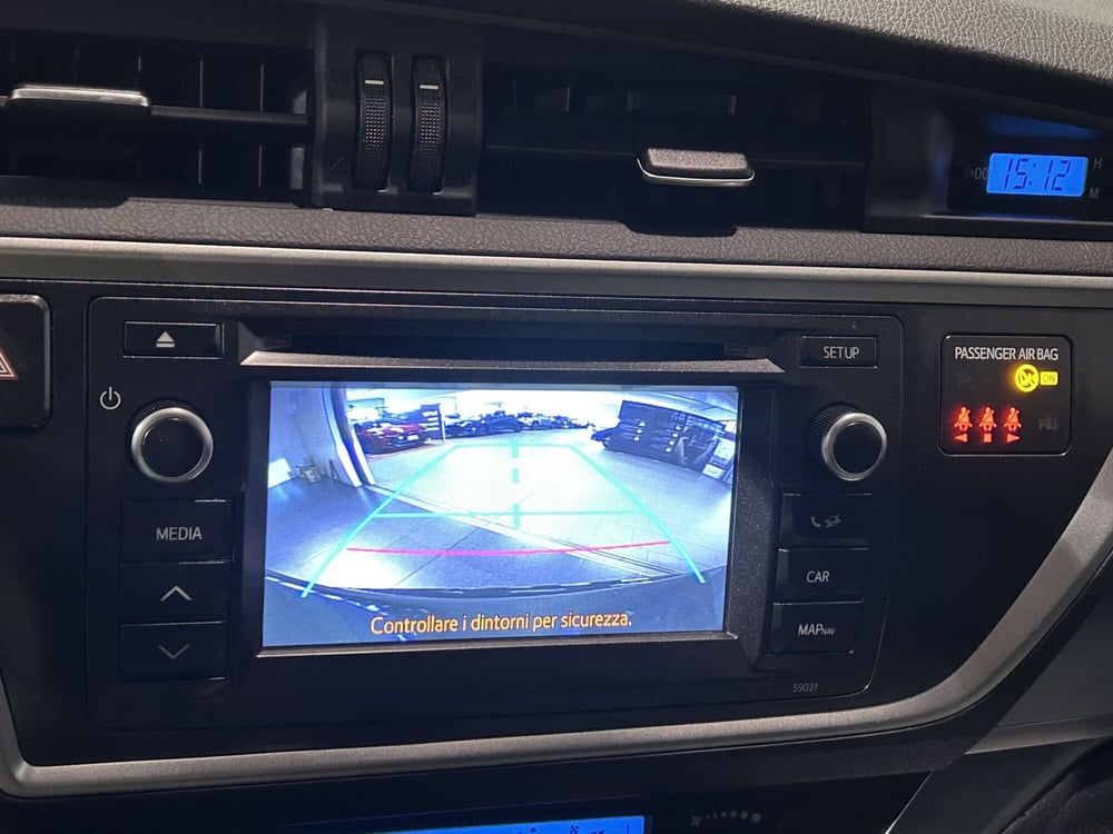 Toyota Auris usata a Milano (11)
