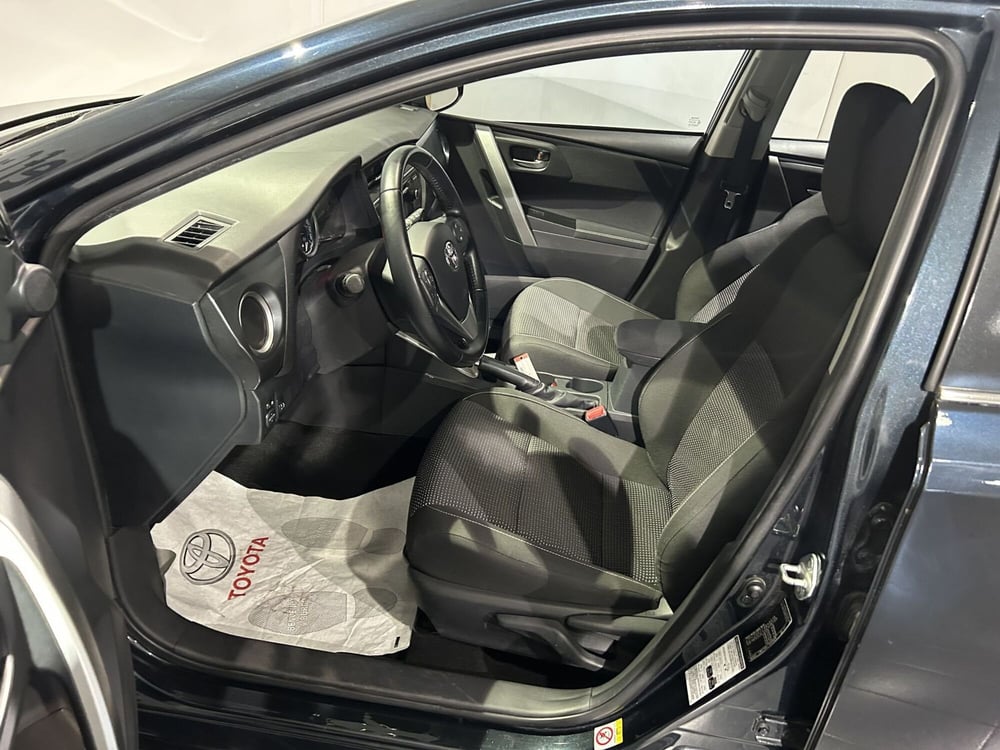 Toyota Auris usata a Milano (12)
