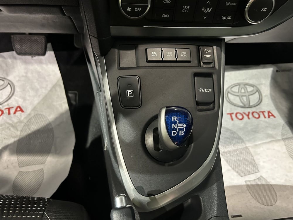Toyota Auris usata a Milano (17)