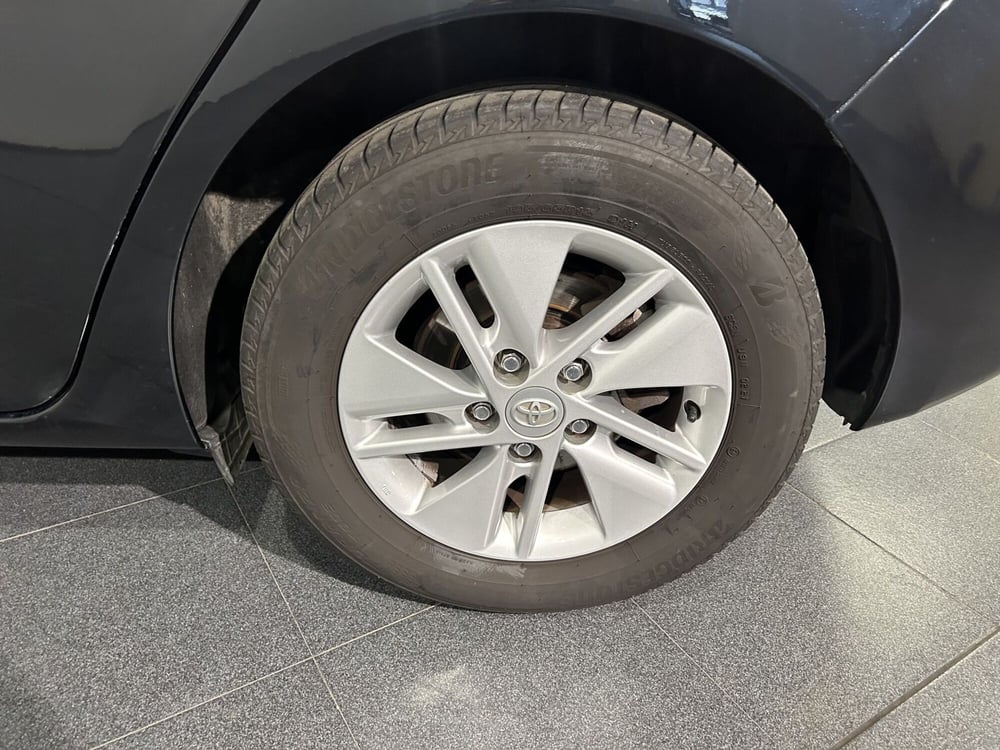 Toyota Auris usata a Milano (7)