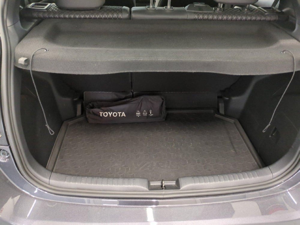 Toyota Yaris usata a Milano (9)