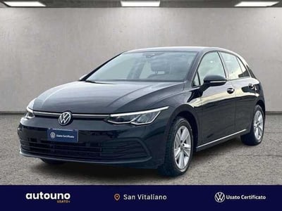 Volkswagen Golf 1.0 eTSI EVO DSG Life del 2024 usata a Casoria