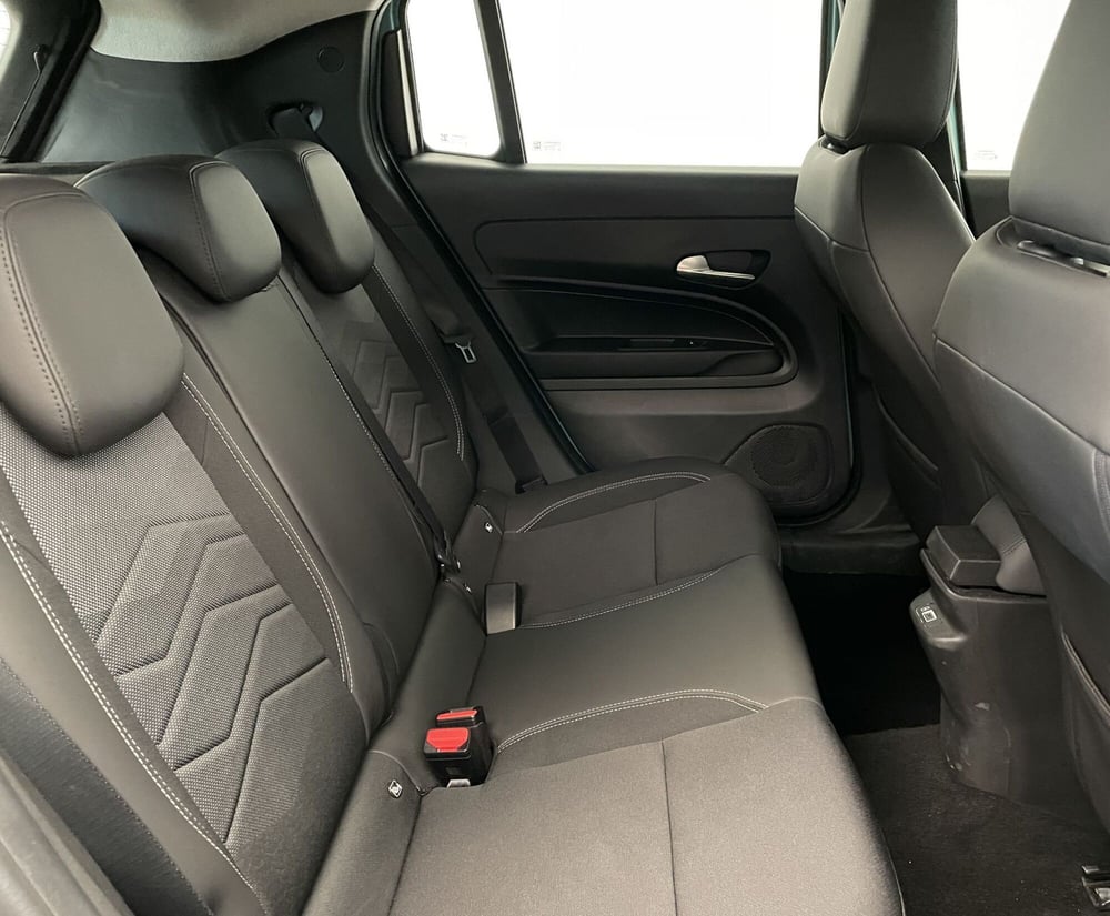 Jeep Avenger nuova a Novara (10)