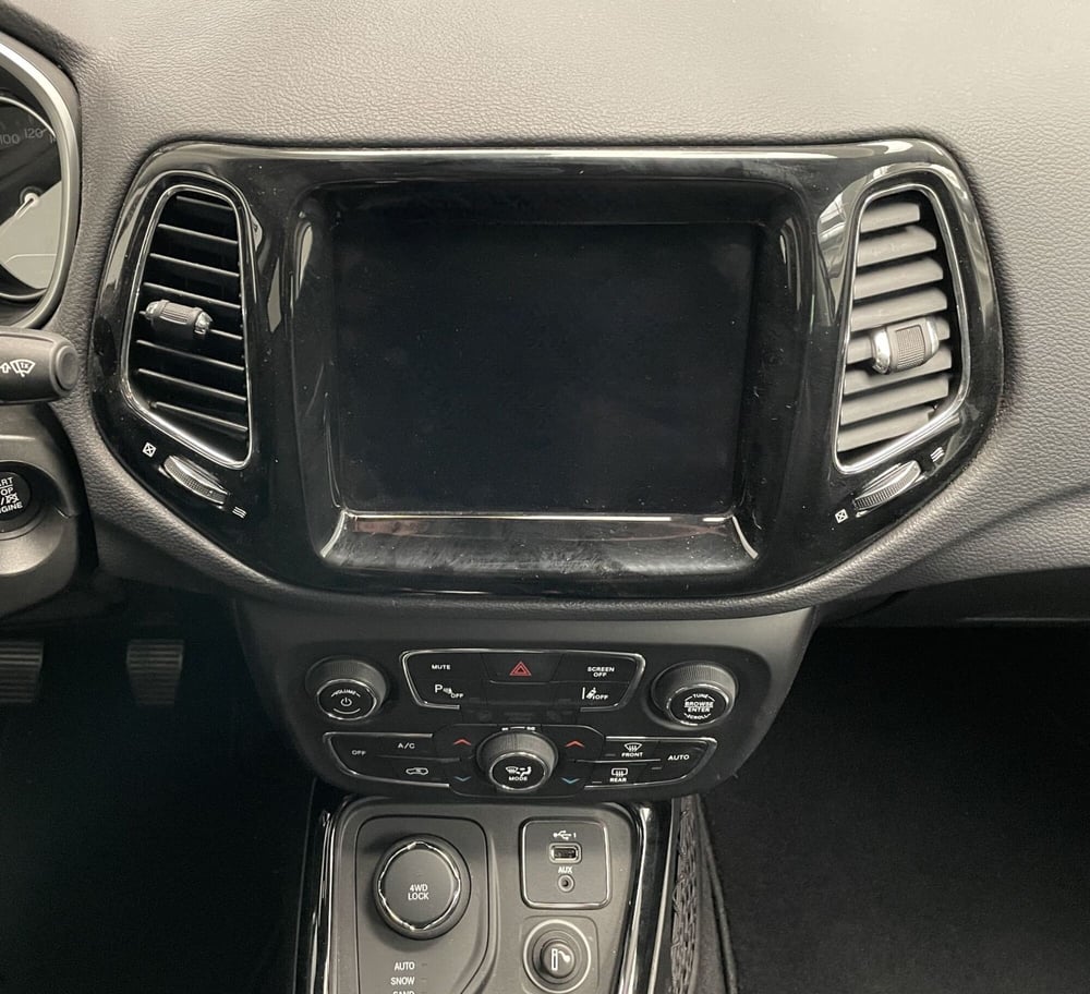 Jeep Compass usata a Novara (14)