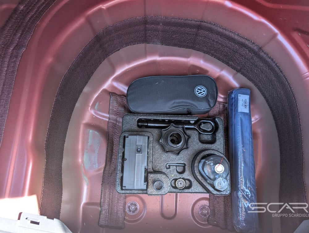 Volkswagen Taigo usata a Livorno (14)
