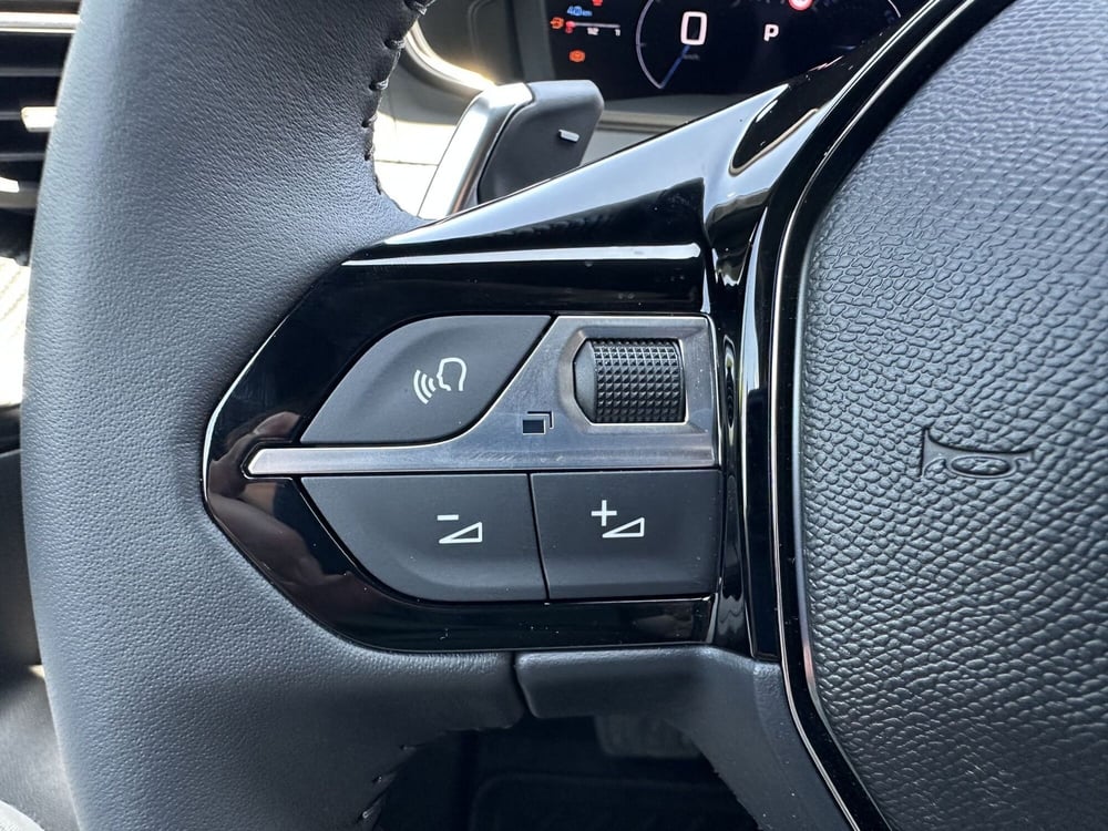 Peugeot 2008 nuova a Reggio Emilia (10)