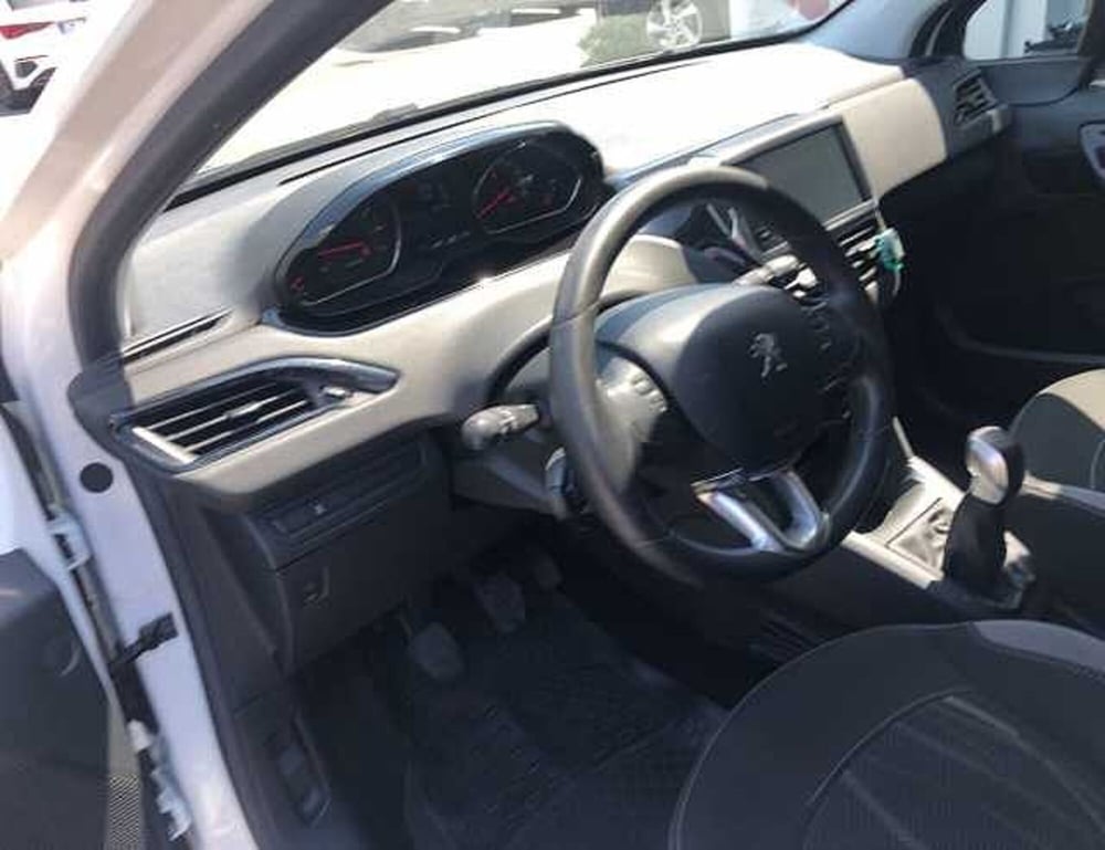 Peugeot 208 usata a Lucca (10)