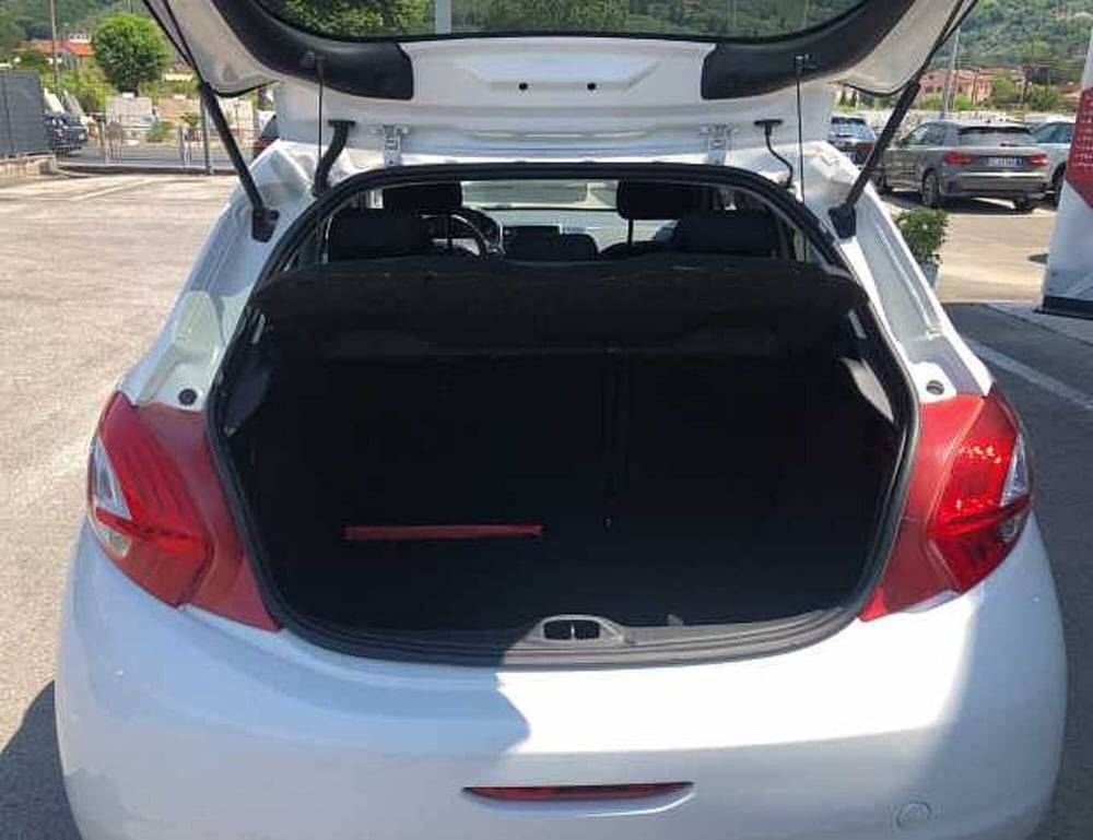 Peugeot 208 usata a Lucca (8)