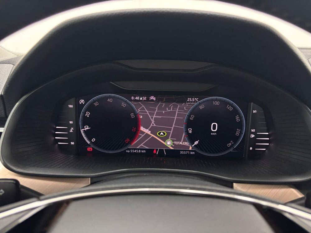 Skoda Kamiq usata a Como (12)