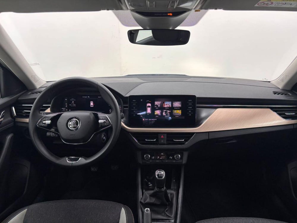 Skoda Kamiq usata a Como (4)