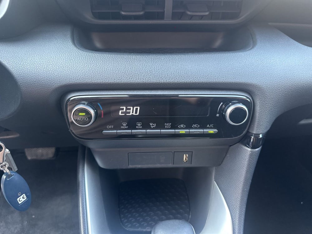 Toyota Yaris usata a Napoli (13)