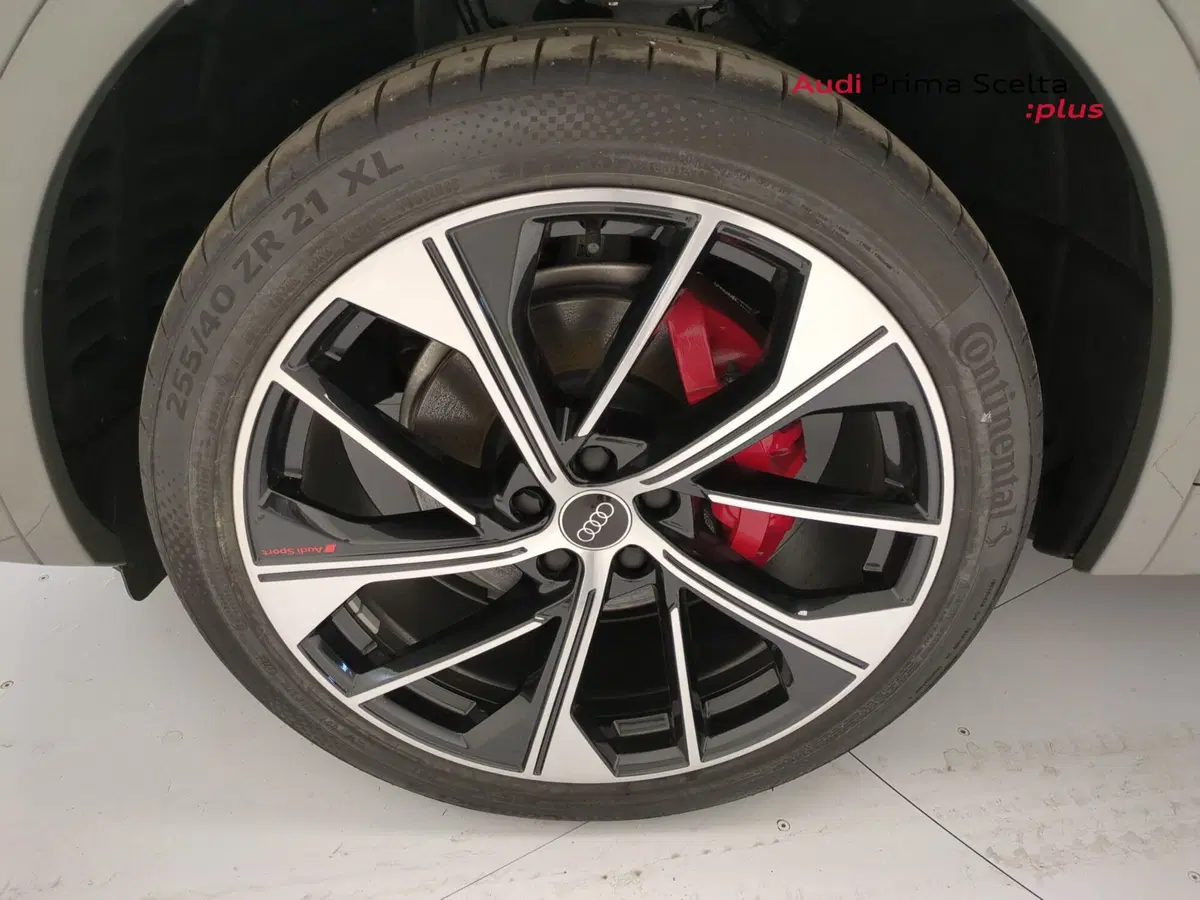 Audi Q5 Sportback nuova a Avellino (11)
