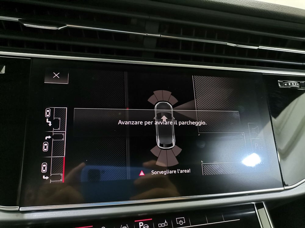 Audi Q8 usata a Salerno (10)