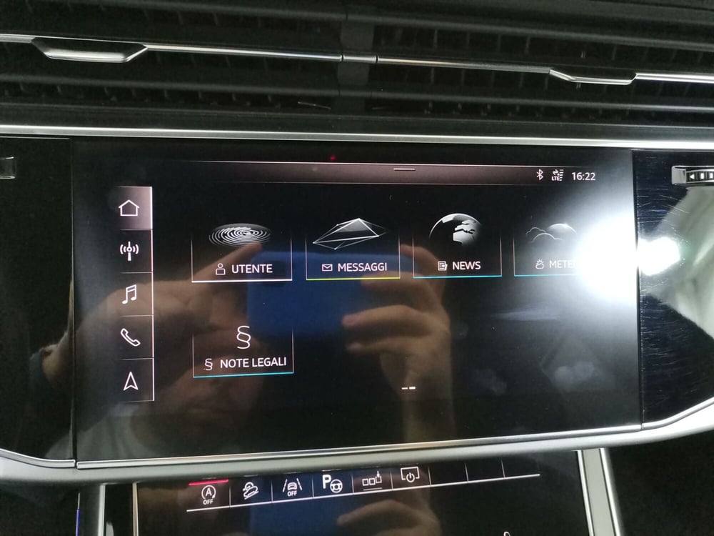 Audi Q8 usata a Salerno (11)