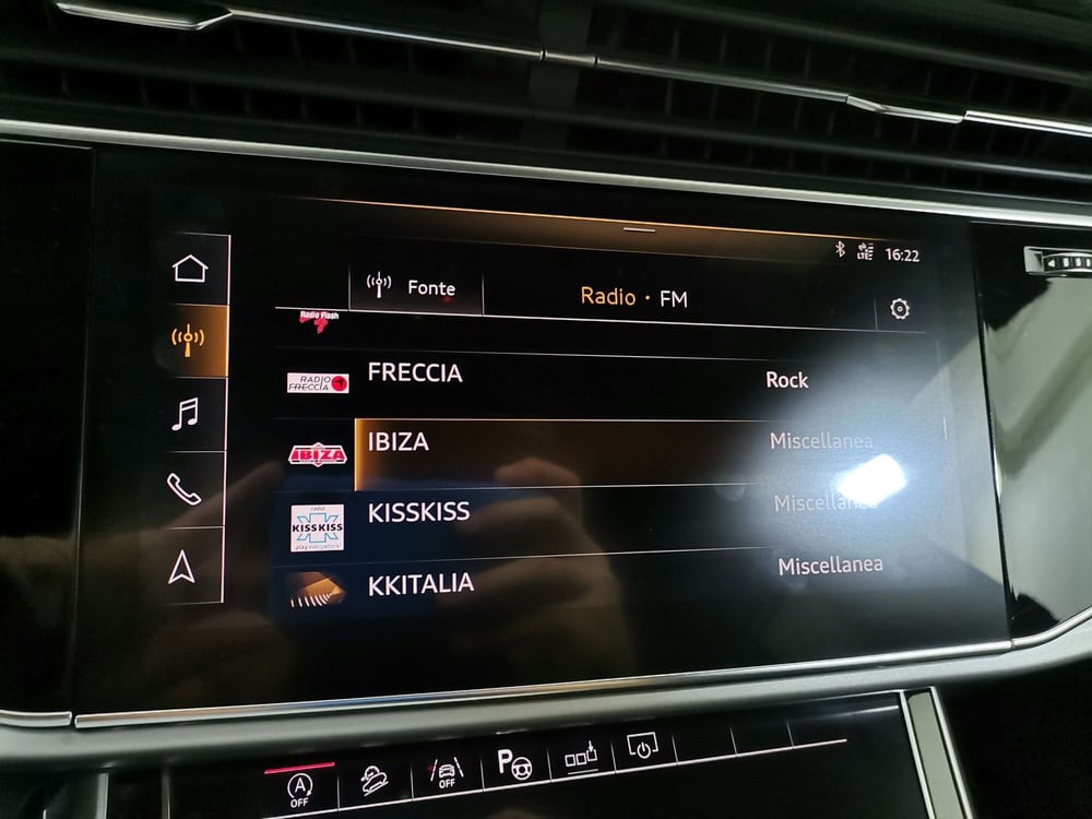 Audi Q8 usata a Salerno (12)