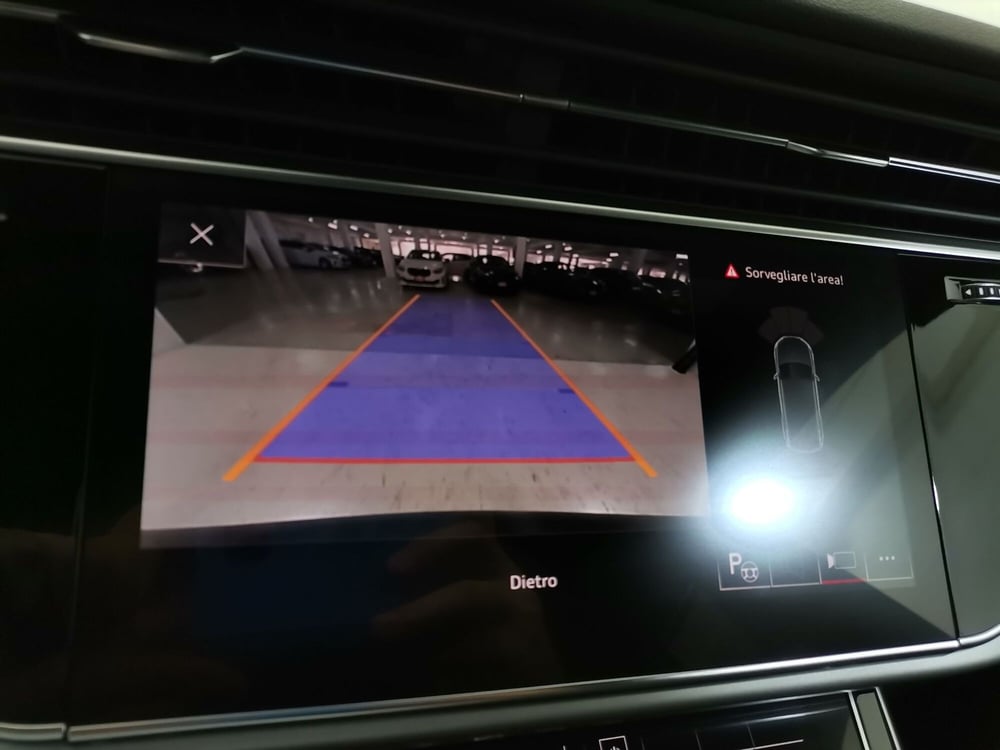 Audi Q8 usata a Salerno (17)