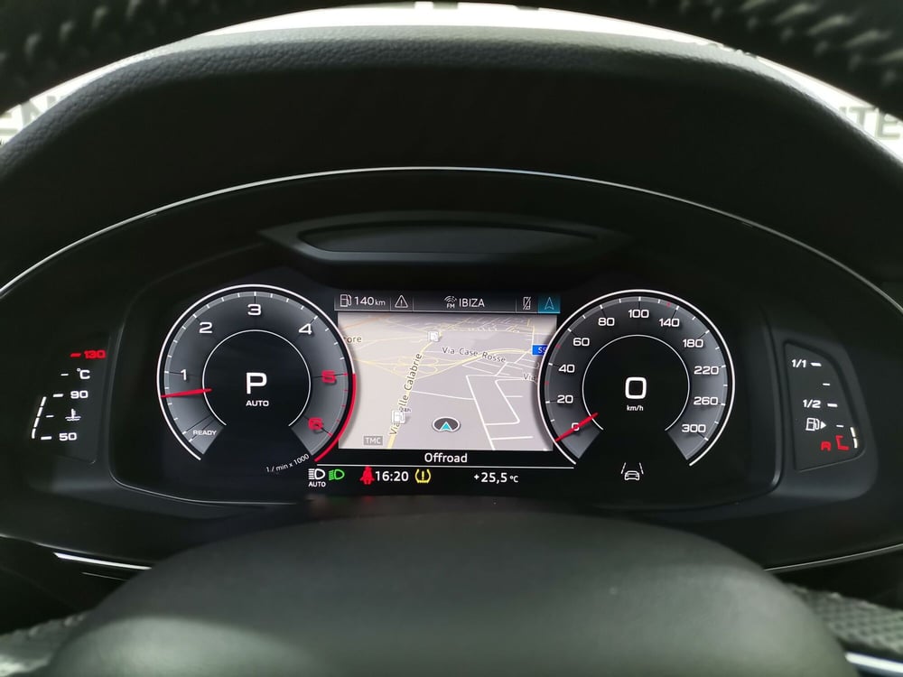 Audi Q8 usata a Salerno (18)