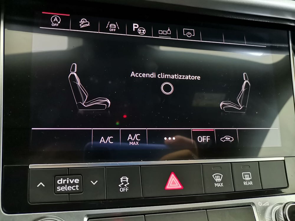 Audi Q8 usata a Salerno (9)