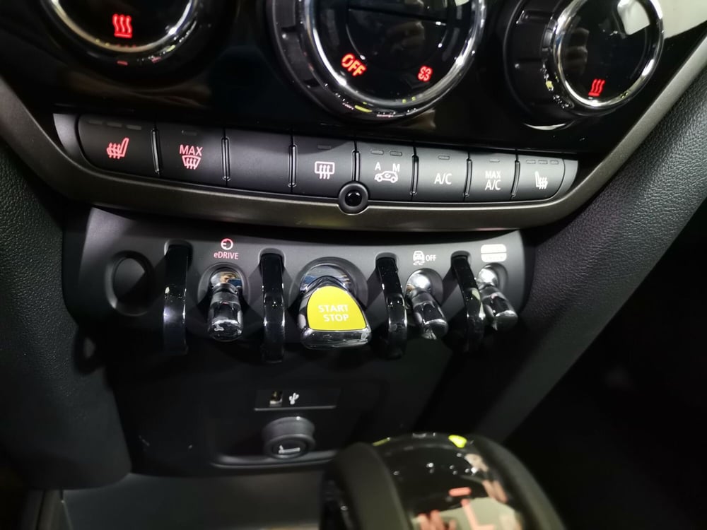 MINI Mini Countryman nuova a Salerno (20)