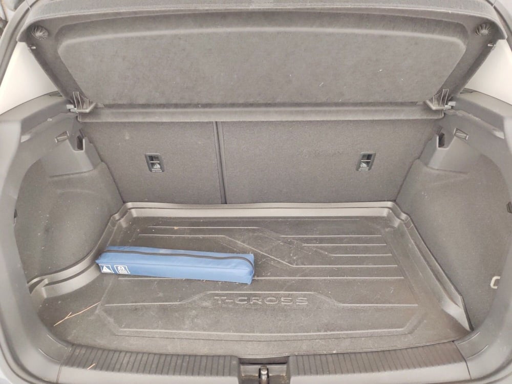 Volkswagen T-Cross usata a Massa-Carrara (16)