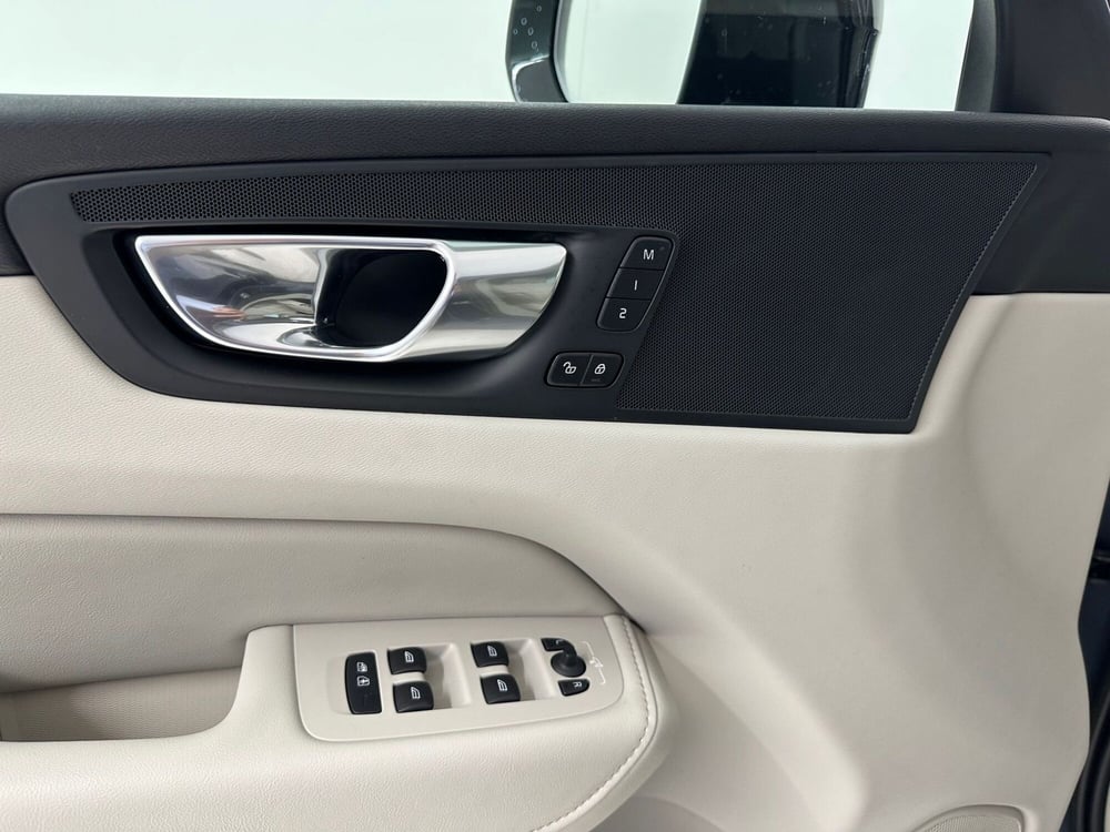 Volvo XC60 usata a Bergamo (12)