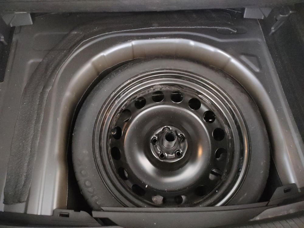 Volkswagen Taigo usata a Napoli (18)