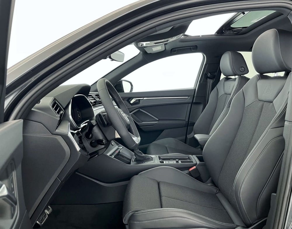 Audi Q3 Sportback nuova a Perugia (10)