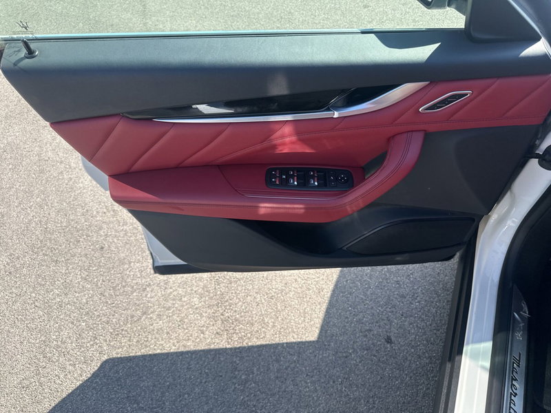 Maserati Levante usata a Caserta (13)