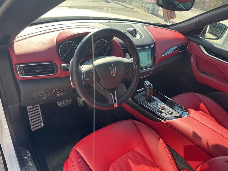 Maserati Levante usata a Caserta (14)