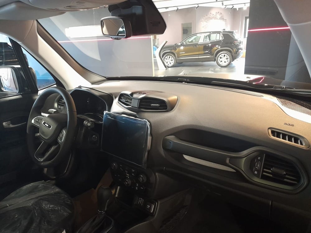 Jeep Renegade nuova a Benevento (12)