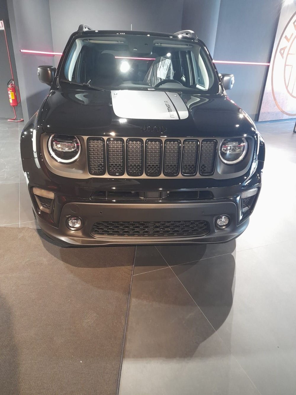 Jeep Renegade nuova a Benevento (4)