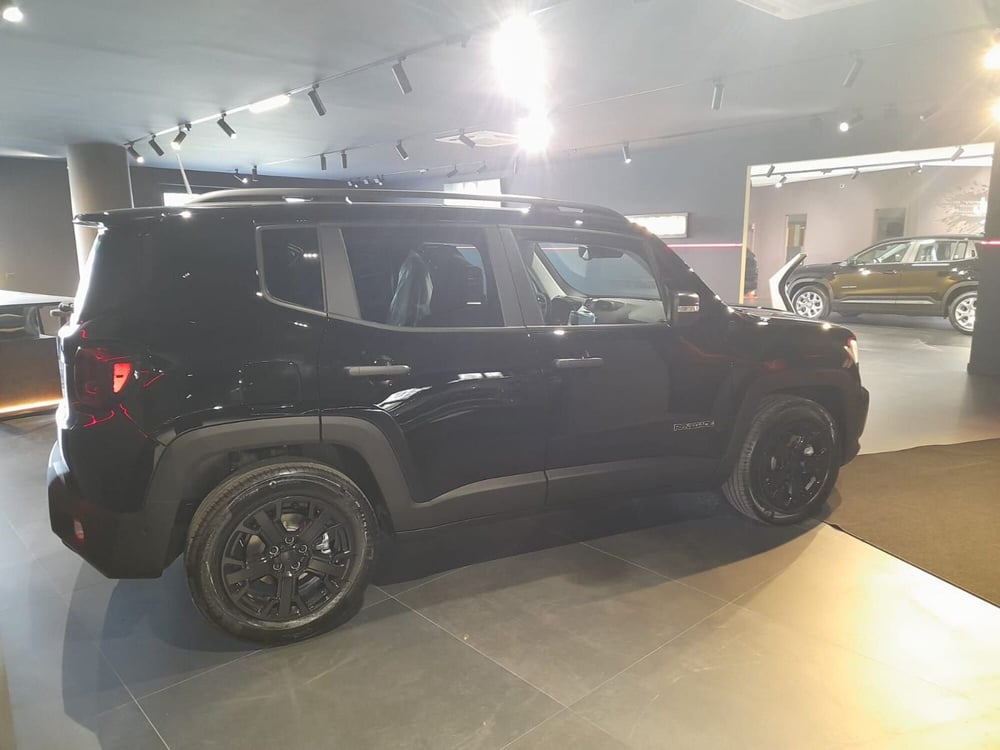 Jeep Renegade nuova a Benevento (8)