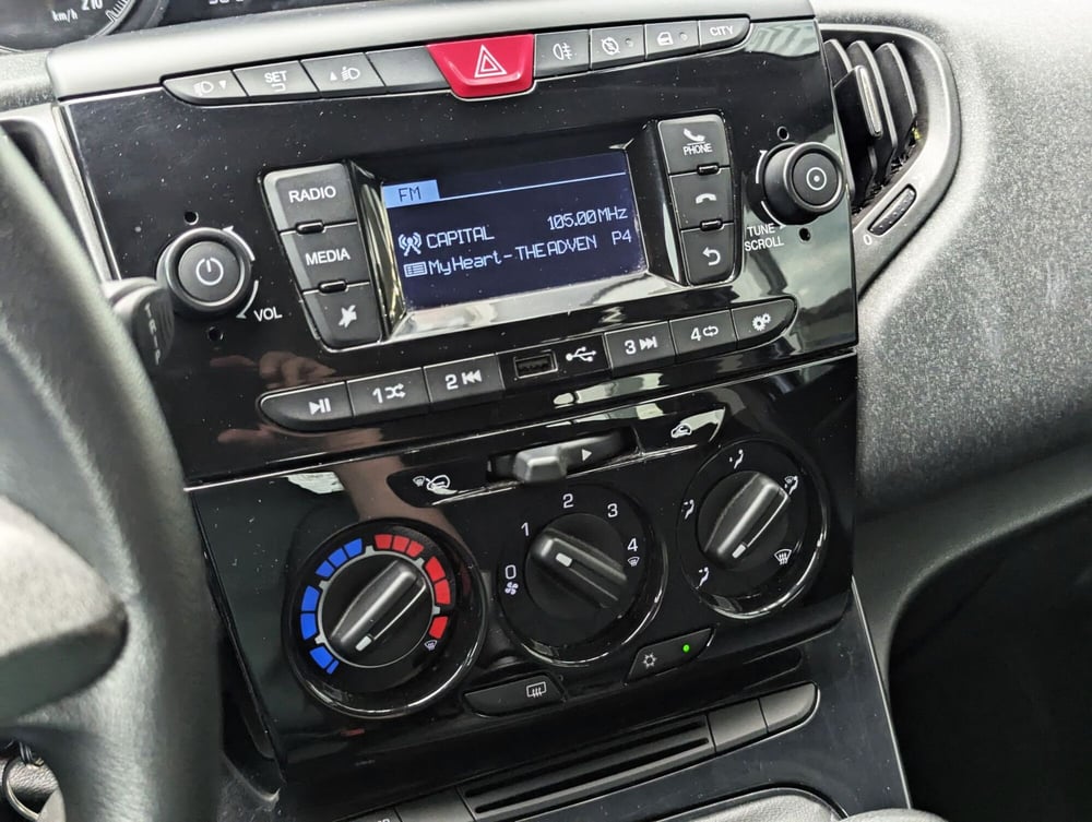 Lancia Ypsilon usata a Pescara (13)