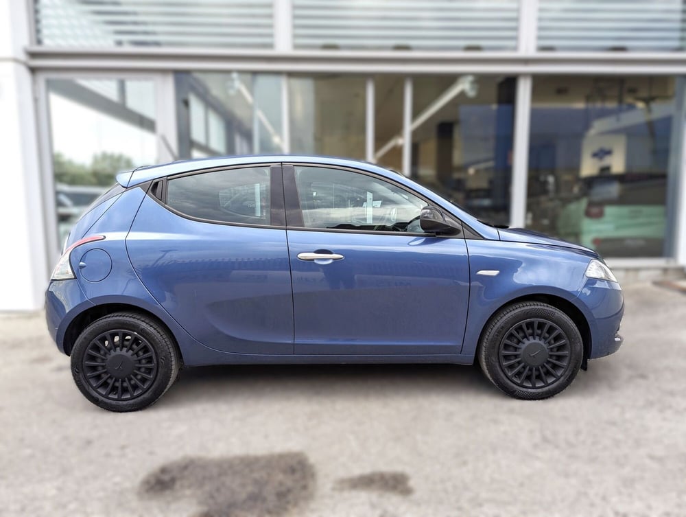 Lancia Ypsilon usata a Pescara (3)