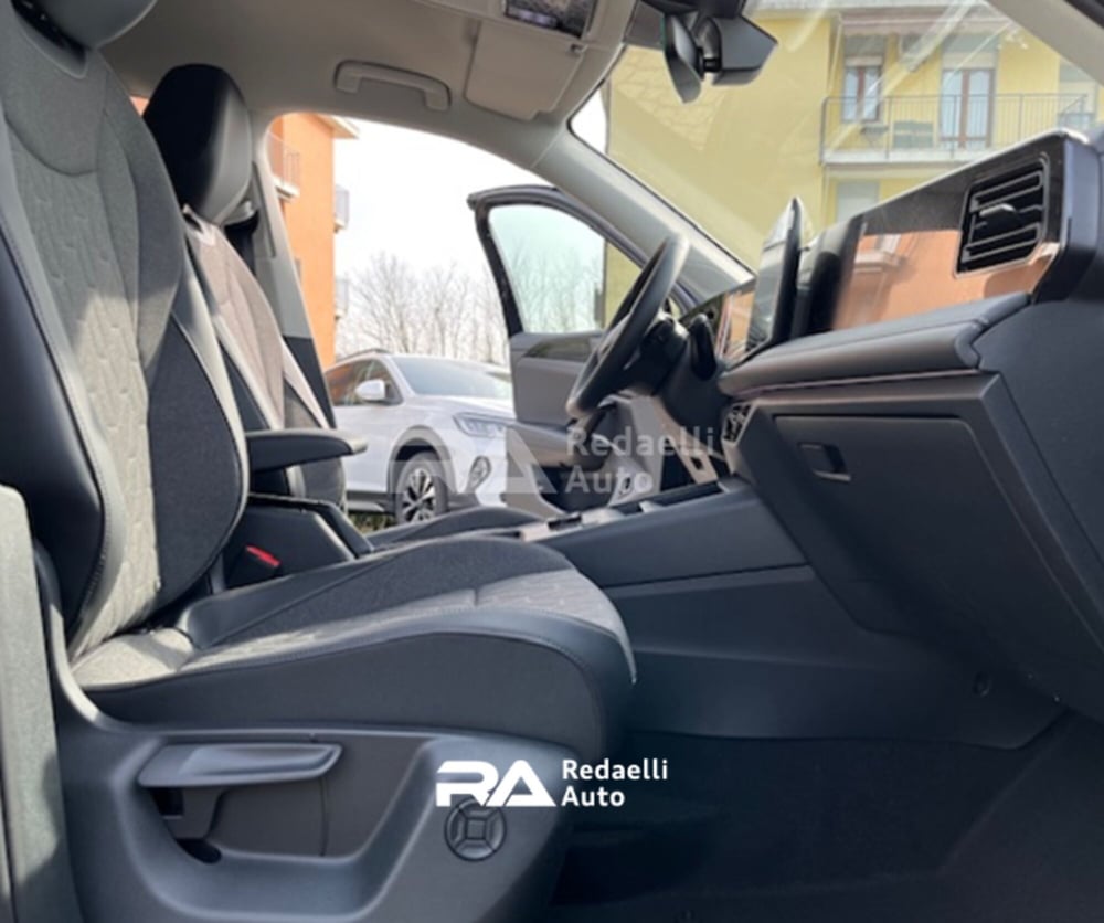 Volkswagen Tiguan nuova a Lecco (5)
