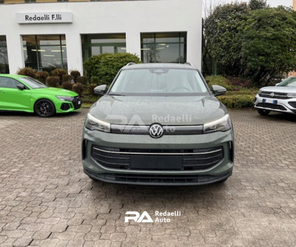 Volkswagen Tiguan nuova a Lecco (2)