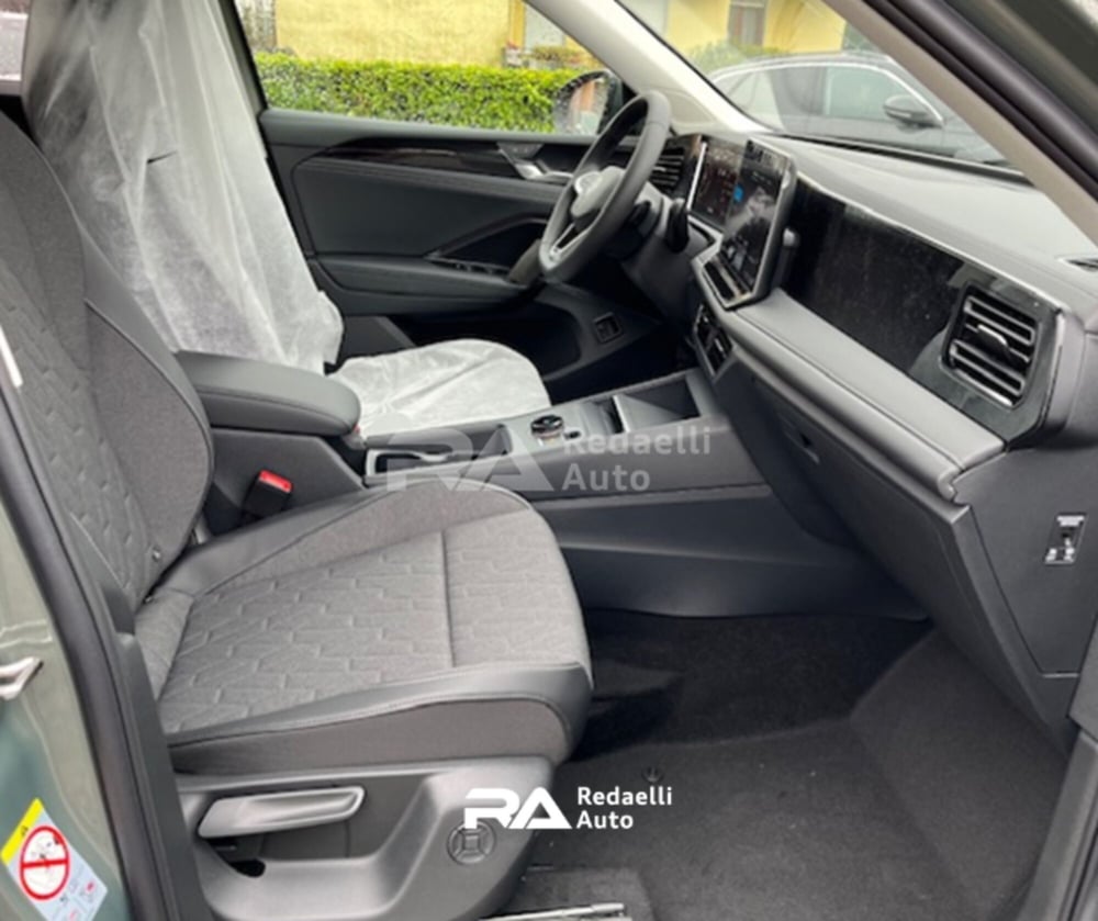 Volkswagen Tiguan nuova a Lecco (9)