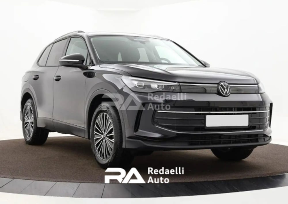Volkswagen Tiguan nuova a Lecco (3)
