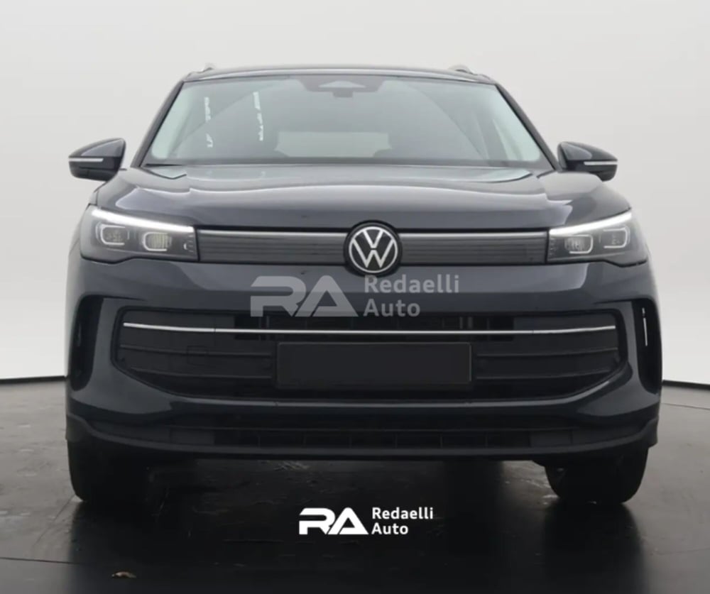 Volkswagen Tiguan nuova a Lecco (4)