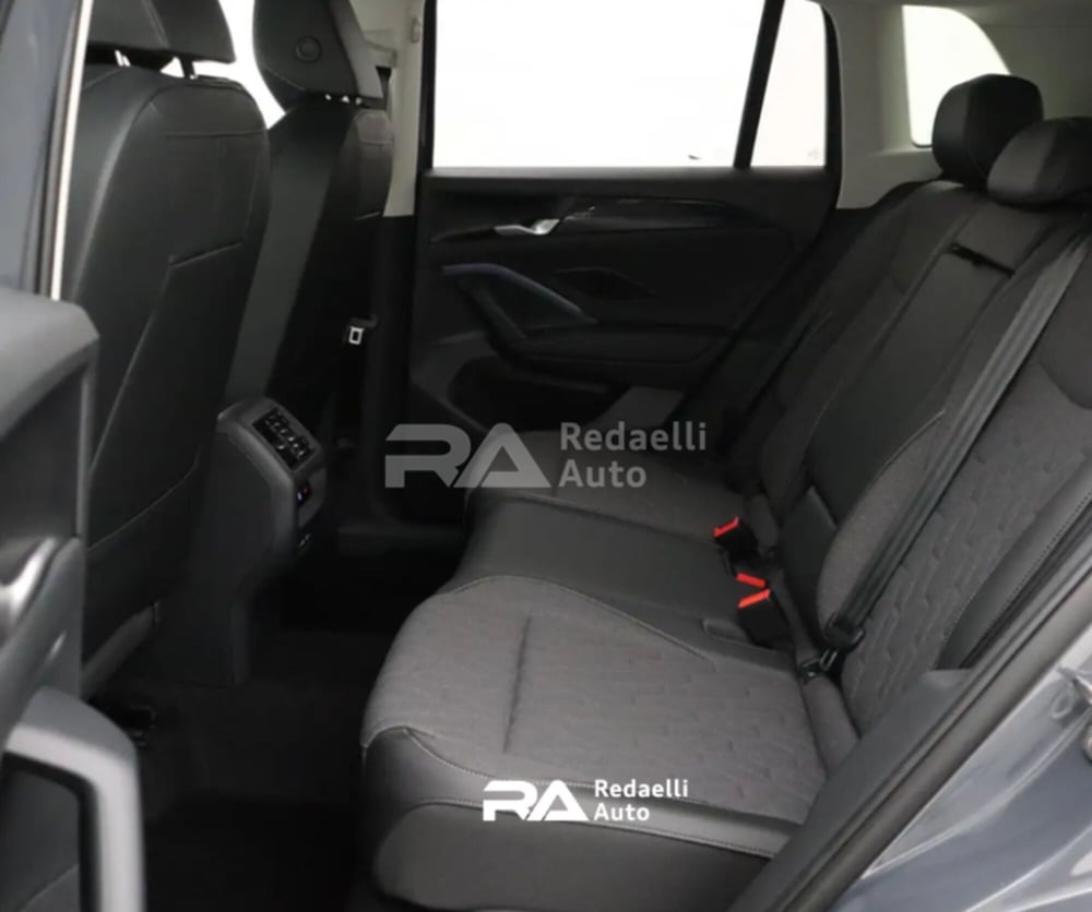 Volkswagen Tiguan nuova a Lecco (7)