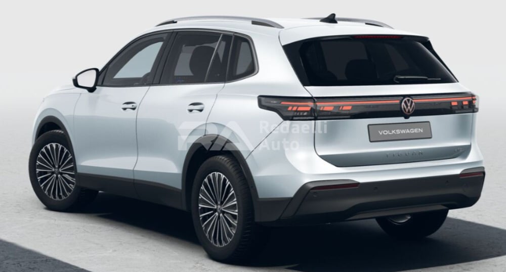 Volkswagen Tiguan nuova a Lecco (3)